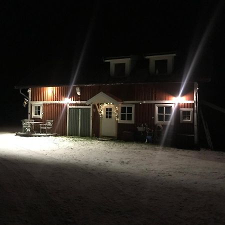 לינה וארוחת בוקר Stora Mellosa Ranch Moerby מראה חיצוני תמונה