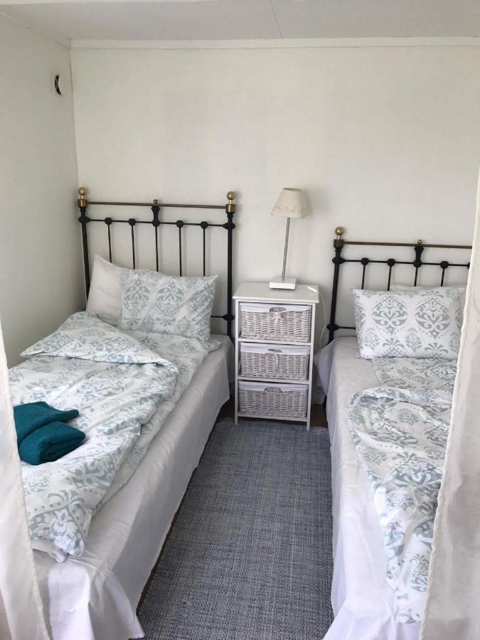 לינה וארוחת בוקר Stora Mellosa Ranch Moerby מראה חיצוני תמונה