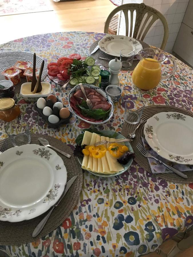 לינה וארוחת בוקר Stora Mellosa Ranch Moerby מראה חיצוני תמונה